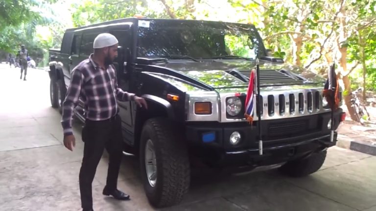 Security Officers Negotiating To Sell One Of Former President Jammeh’s Vehicles?