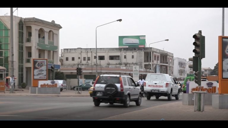 What happened to the traffic lights on Kairaba Avenue?