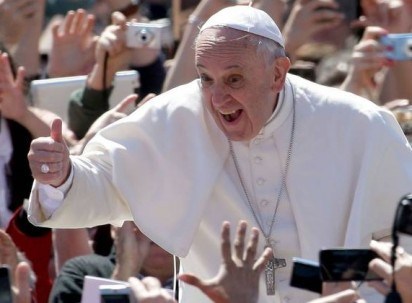 Pope Gives Popemobile Tour of St Peter’s Square to Migrant Children