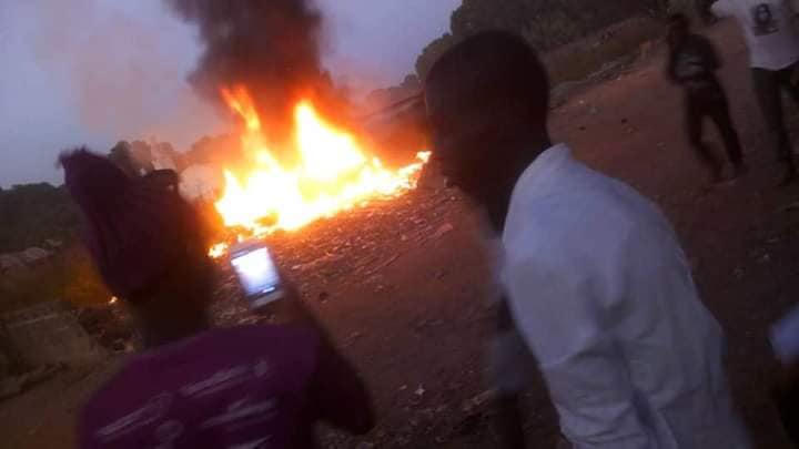 Mob beats alleged child kidnapper and sets his car on fire