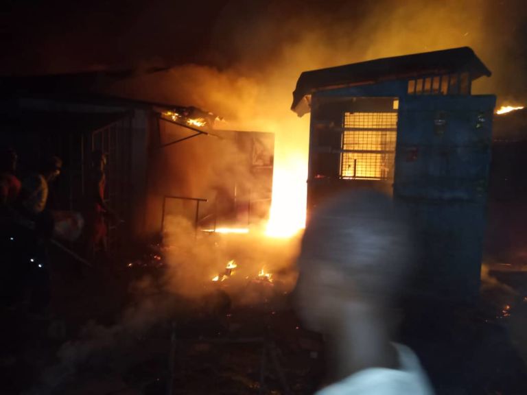 Breaking: Pandemonium in Basse: Fire breaks out at market resulting in traders crying as others scramble to save their goods