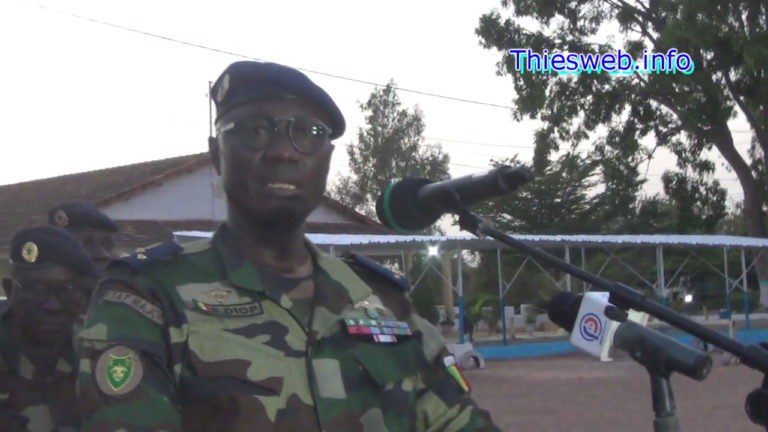 Head of Senegal’s army Birame Diop meets General Yakuba Drammeh at the border