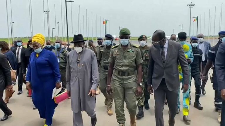 Mali’s coup leaders meet Ecowas mediators for just 20 minutes