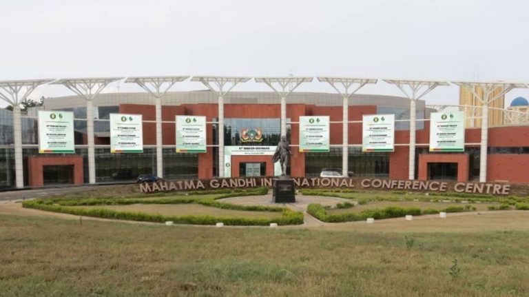 Ecowas authority of heads of state chairman and Niger President Mahamadou Issoufou calls for Mali junta’s cooperation