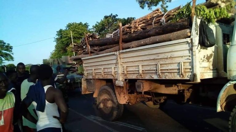 Senegalese soldiers’ crackdown on Senegalese timber entering Gambia see them wreck  the tyre of a Prisons truck