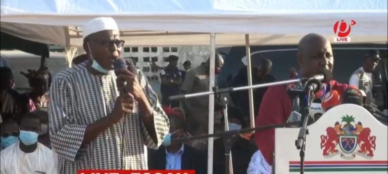 Moriba Susso back at what he does best: Newly defected GDC interpreter given the mic at Barrow’s Essau meeting