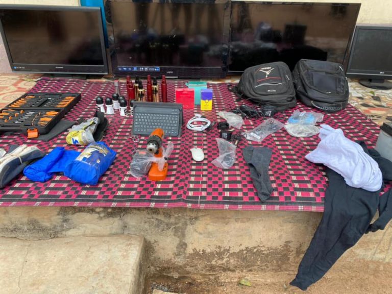 Police arrest man who takes them to shop he broke into