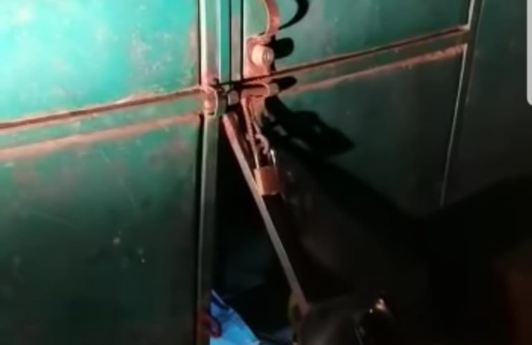 Three people who allegedly damaged door of shop to steal arrested