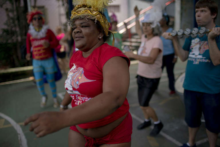 Rio de Janeiro Cancels Carnival Street Parade Over Omicron