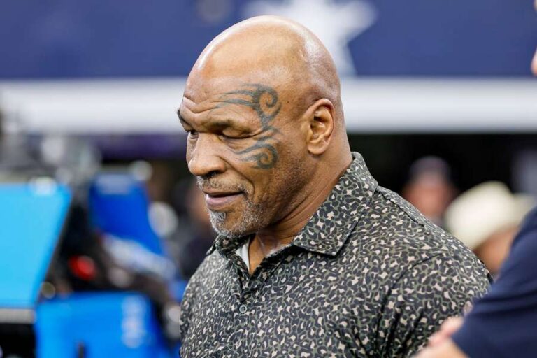 Mike Tyson’s Arrival in Dakar Causes Chaos at Airport